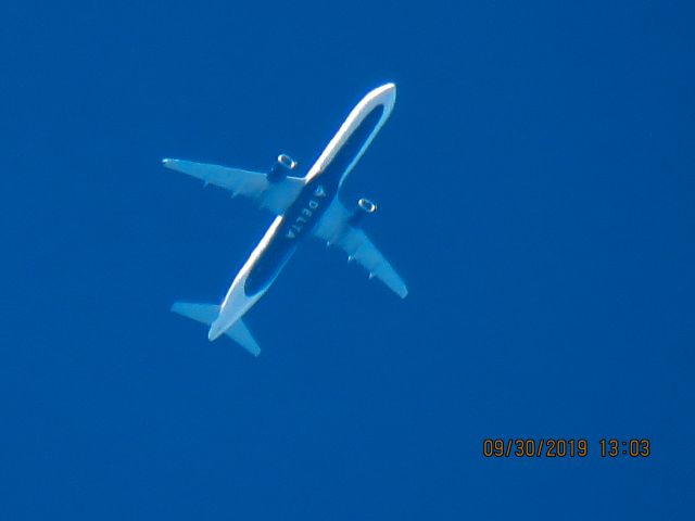 Airbus A321 (N392DN)