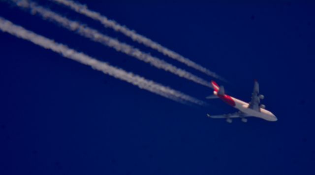 Boeing 747-400 (VH-OJM) - Qantas 11 Los Angeles Intl to John F Kennedy Intl over Cleveland 39,000 ft. 09.15.15.