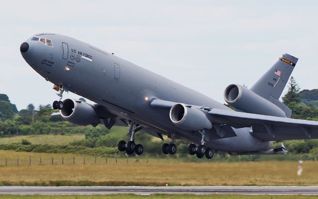 85-0028 — - "rch080" usaf mcguire kc-10a extender 85-0028 dep shannon after diverting in on june 3rd due to an engine problem 21/6/18.