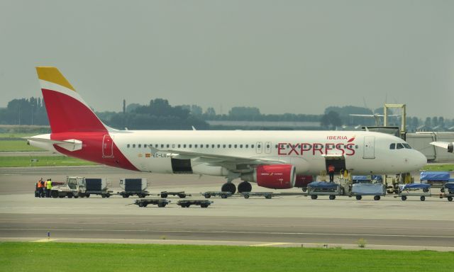 Airbus A320 (EC-LUS) - Iberia Express Airbus A320-216(WL) EC-LUS in Amsterdam 