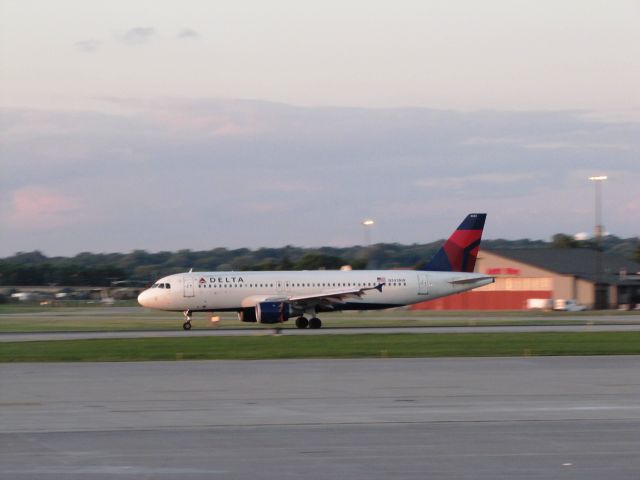 Airbus A320 (N343NW)