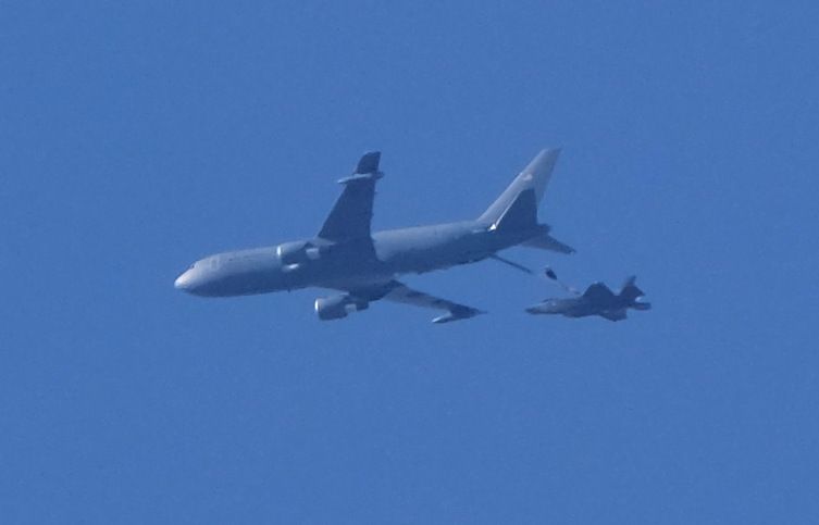 Boeing Pegasus (N842BA) - At 20,000'. From my yard in Lone Pine, California on January 30, 2019.