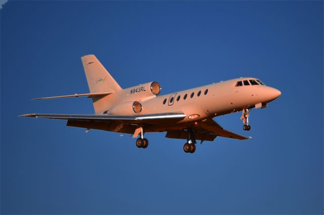 Dassault Falcon 50 (N943RL) - Dassault Falcon N943RL on late afternoon short final for 21L at KLUK