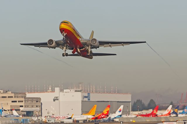 BOEING 767-200 (N794AX)