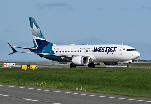 Boeing 737 MAX 8 (C-FXWJ)