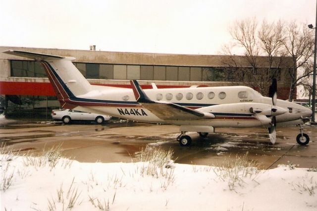 Beechcraft Super King Air 350 (N44KA) - Seen here in Apr-95.  Since reregistered N933CL.