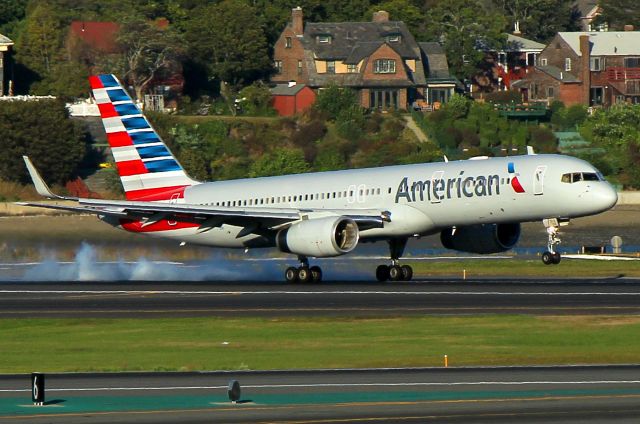 Boeing 757-200 (N692AA) - AA 1553 from Miami touching down on 22L