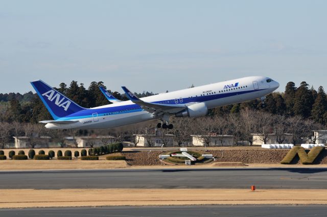 BOEING 767-300 (JA625A) - 2012/1/7