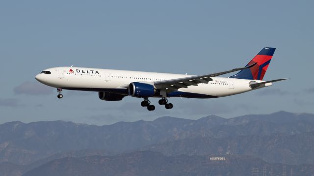 Airbus A330-300 (N418DX) - On final to LAX