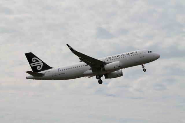 Airbus A320 (ZK-OXA) - Air New Zealands newest A320. It is also Air New Zealands first A320 with Sharklets.