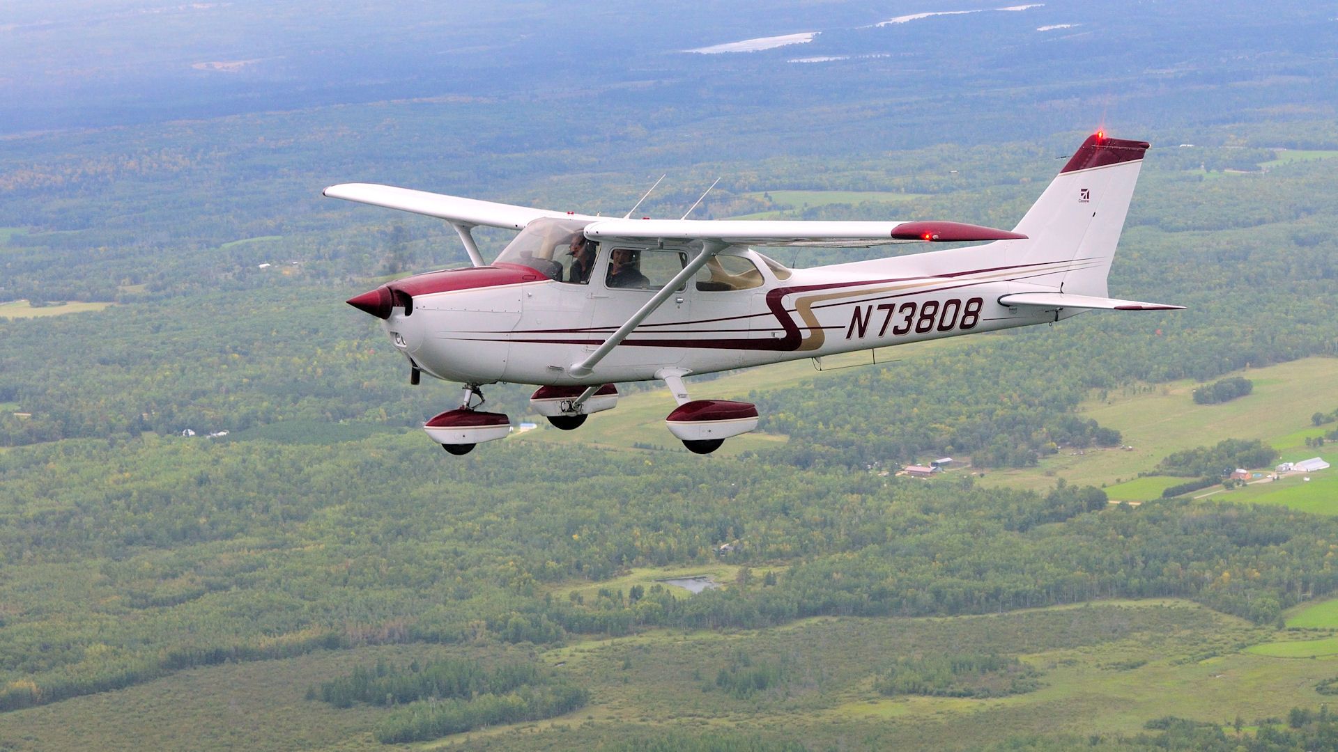 Cessna Skyhawk (N73808)