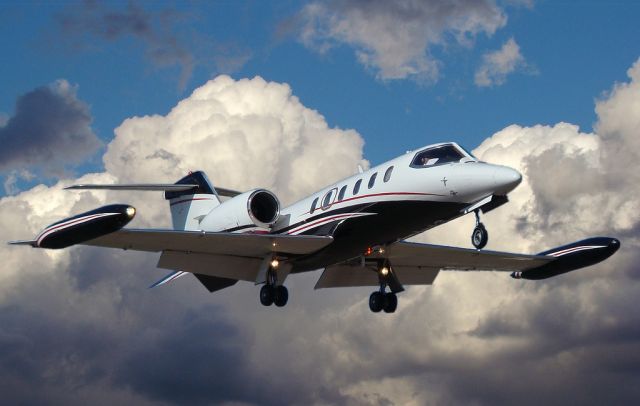 Learjet 35 (N317TT)