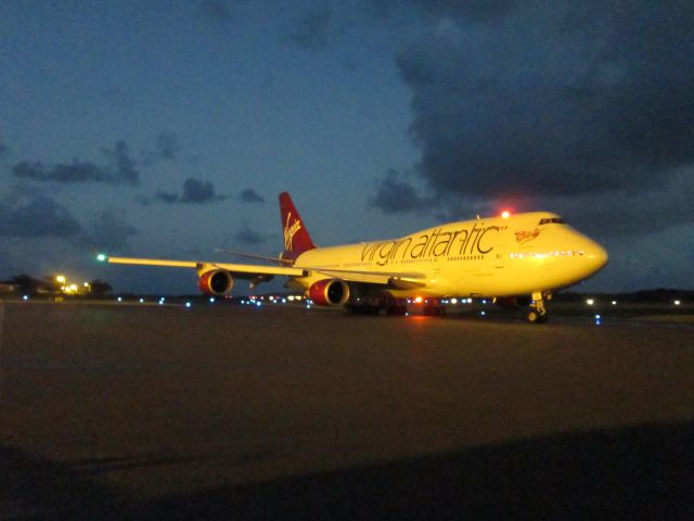 Boeing 747-400 (G-VXLG)