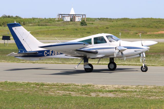Cessna 310 (C-FJBK)