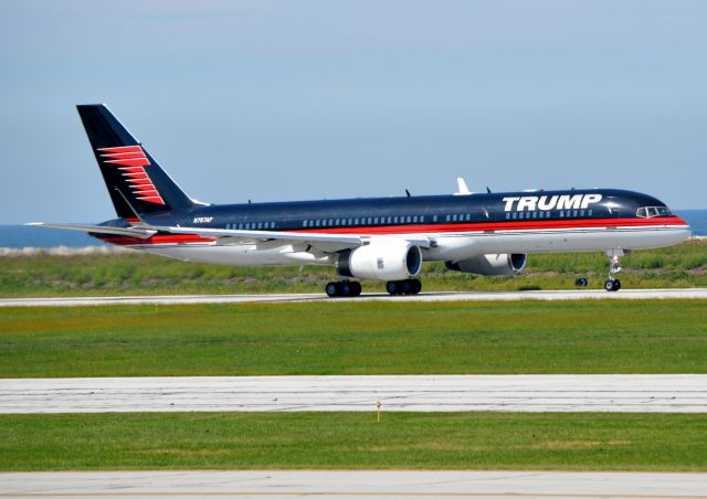 Boeing 757-200 (N757AF) - Trump departs Cleveland for Toledo 09-21-16.