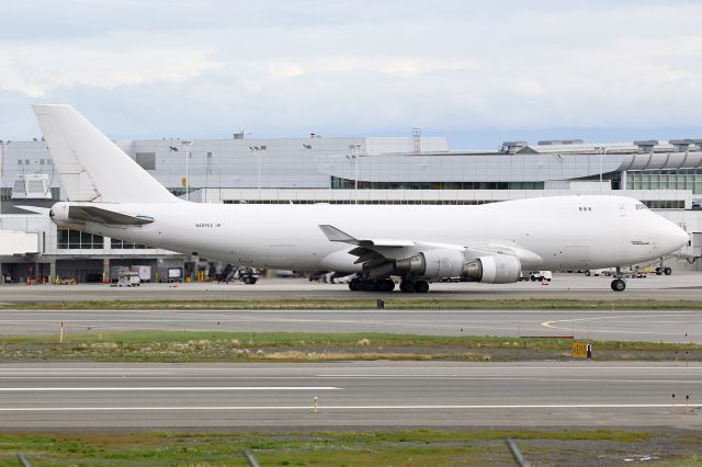 Boeing 747-400 (N407KZ)