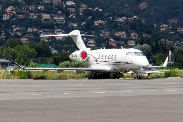 Canadair Challenger 350 (N678HG) - 24 JUL 2018