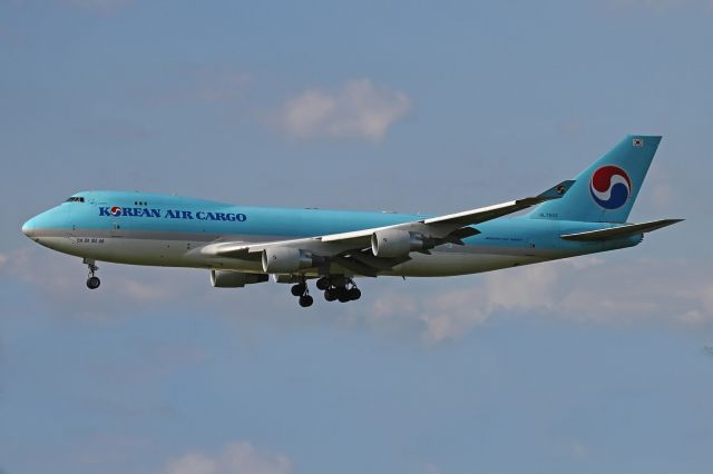 Boeing 777-200 (HL7602)