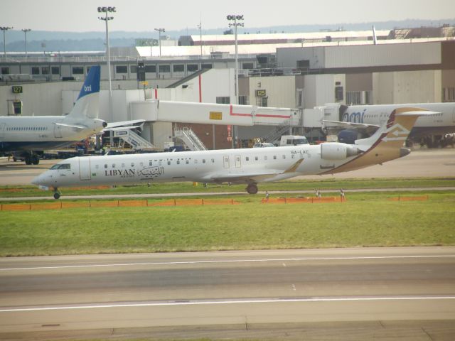 Canadair Regional Jet CRJ-200 (5A-LAC)