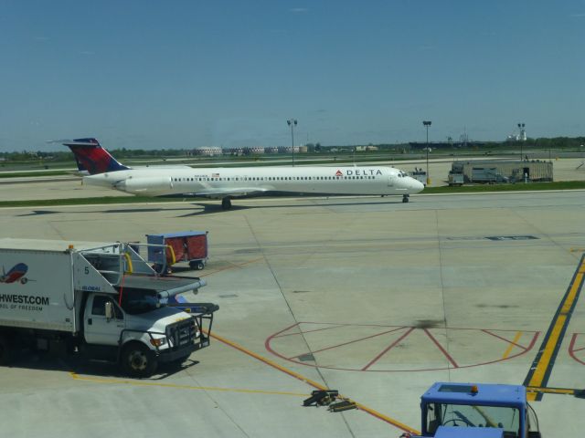 McDonnell Douglas MD-88 (N934DL)