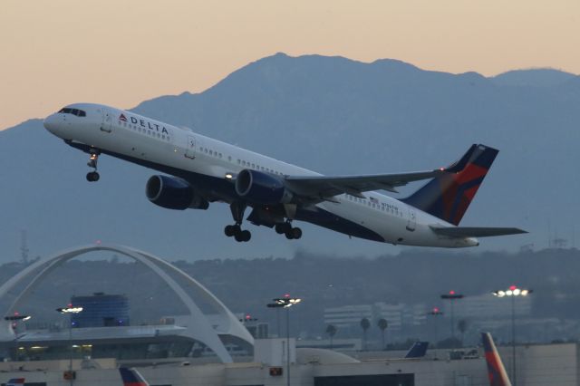 Boeing 757-200 (N706TW)