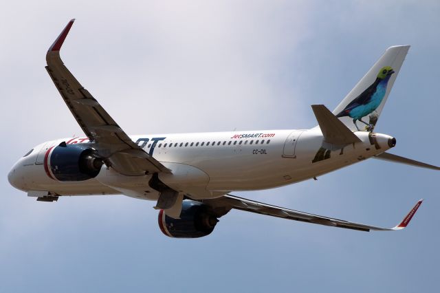 Airbus A320 (CC-DIL)
