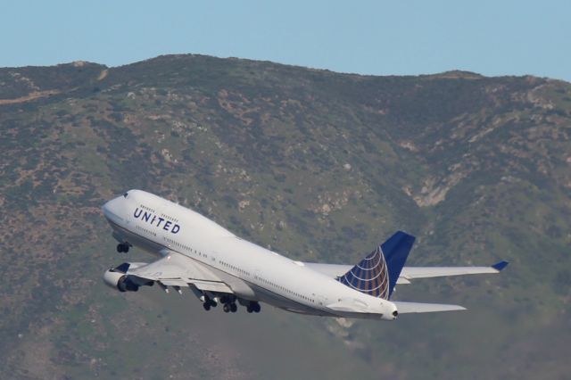 Boeing 747-400 (N174UA)