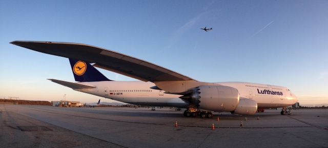 Boeing 747-200 (D-ABYM)