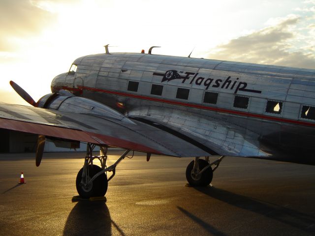 Douglas DC-3 — - American Airlines Flagship Detroit DC-3.