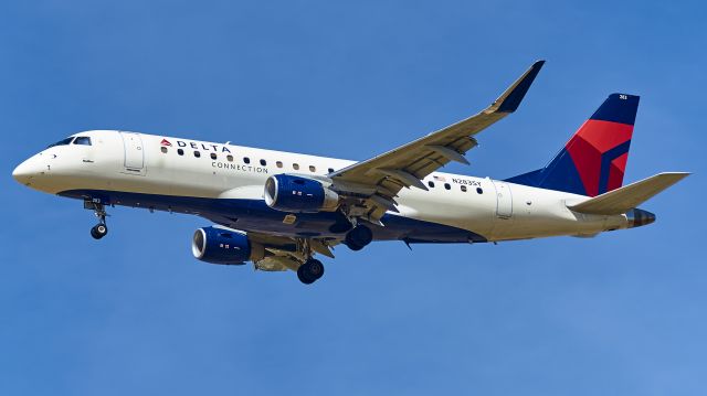 Embraer 170/175 (N283SY)