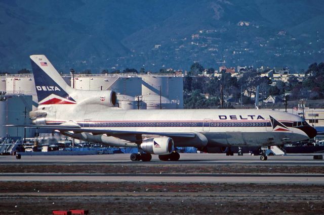 Lockheed L-1011 TriStar (N764DA) - Delta Lockheed L-1011-500 N764DA at LAX on January 6, 2000. It was first operated by Air Canada as C-GAGF in February 1981. It was purchased and re-registered by Delta in August 1991.