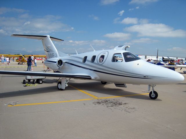 Eclipse 500 (SFH800) - N800EJ / SFH800 - LMO Airport Expo - 6/25/11