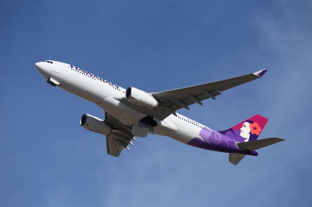 Airbus A330-200 (N374HA)