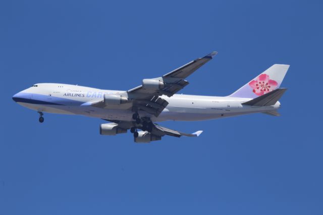 Boeing 747-400 (B-18707)