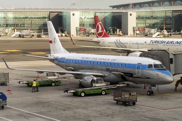 Embraer 175 (SP-LIM) - 7th Oct., 2020: Last minute preparations for departure underway at Istanbul's New Airport for LOT's Embraer wearing their retro livery. 