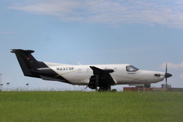 Pilatus PC-12 (N237SF)