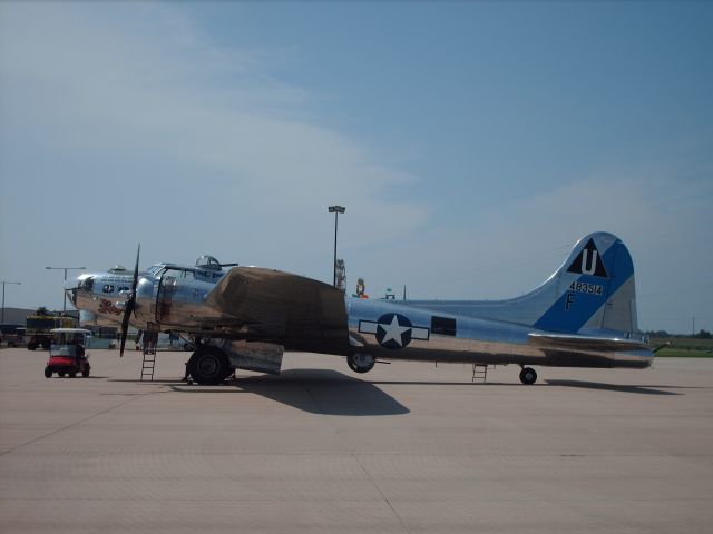 Boeing B-17 Flying Fortress (N9323Z)