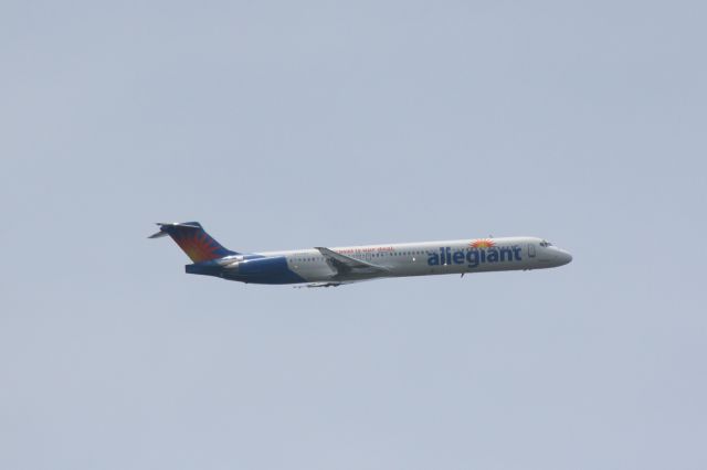 McDonnell Douglas MD-83 (N419NV) - Allegiant Flight 770 (N419NV) on approach to Punta Gorda Airport following a flight from Raleigh-Durham International Airport