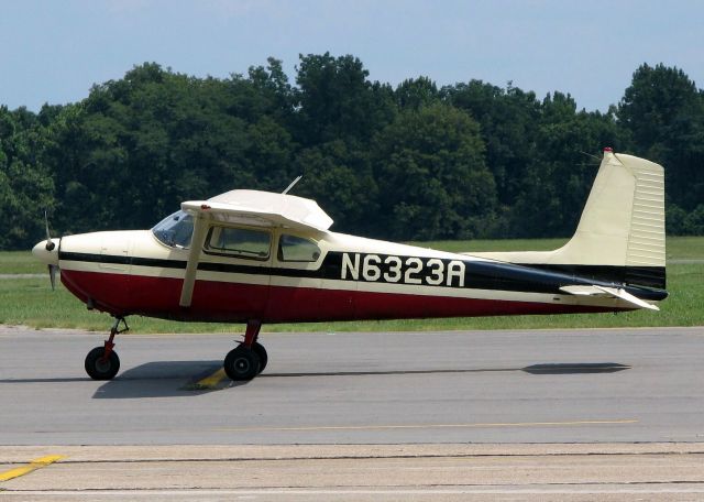 Cessna Skylane (N6323A) - At Downtown Shreveport.