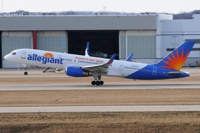 Boeing 757-200 (N904NV) - Departing 23-R for LAS