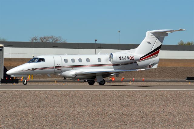 Embraer Phenom 300 (N449QS)