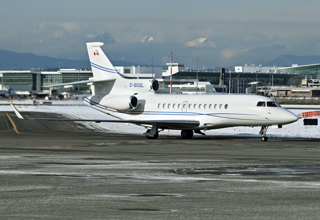 Dassault Falcon 7X (C-GCUL)