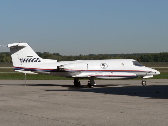 Learjet 25 (N688GS) - Sept. 29, 2007