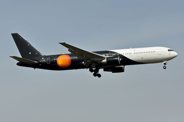 BOEING 767-300 (G-POWD)