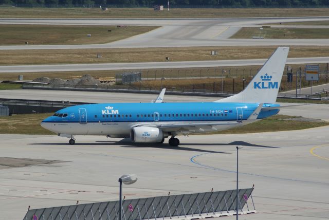 Boeing 737-700 (PH-BGM) - KLM B737-