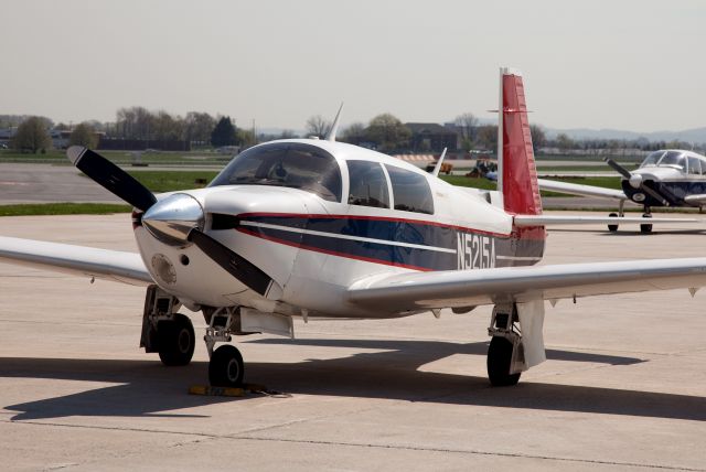 Mooney M-20 (N5215A)