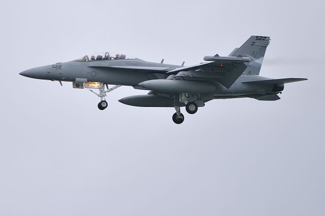 16-6944 — - Final approach to NAS Whidbey