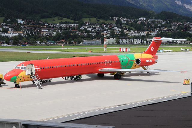 McDonnell Douglas MD-83 (OY-RUE)