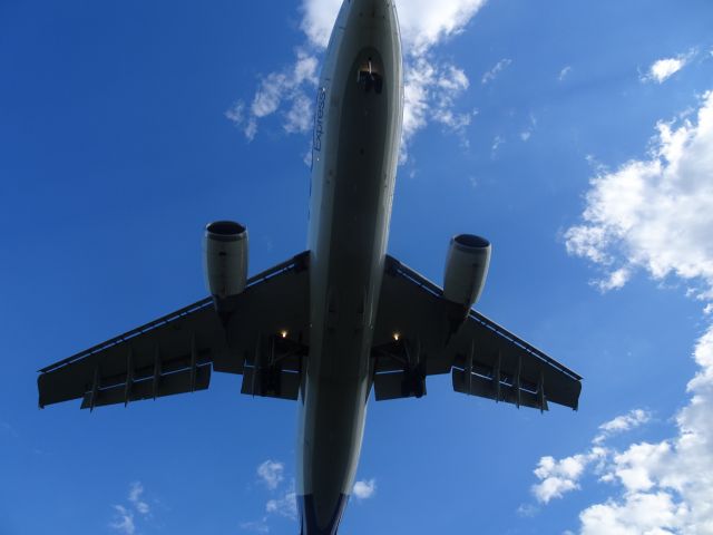 Airbus A300F4-600 — - The view of a Fedex landing at KFAR 