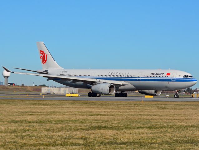 Airbus A330-300 (B-5919) - Ready to depart RWY04R